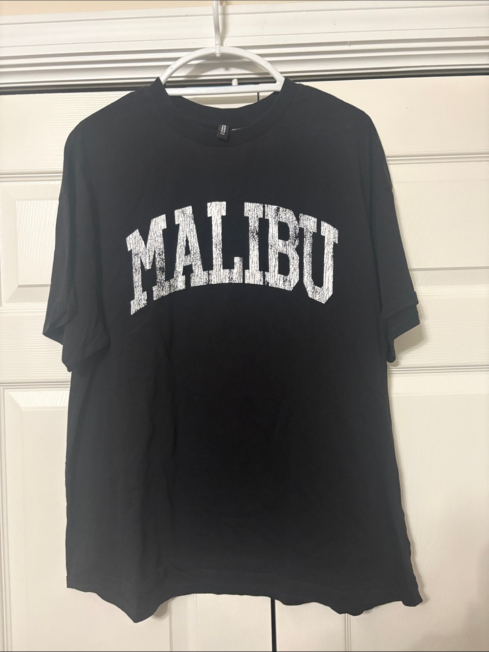 Men's Black 'Malibu' Graphic Tee - Classic Crew Neck